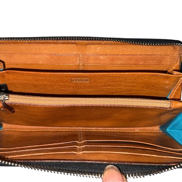 Coach Wallet with 3/4 Zip around - Picture 3 of 3